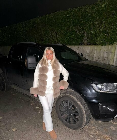 mollymercedes ポルノスター アーカイブ