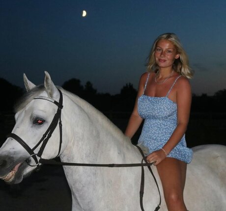 mollymercedes ポルノスター エロティック 写真