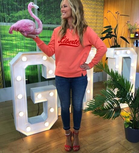 Angela Finger Erben 高品質のスター 画像