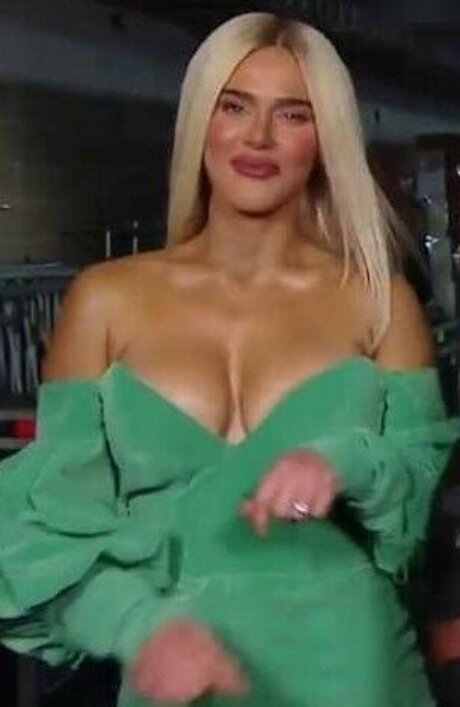 成熟した毛深い猫オンリーファンズ 無料裸 画像