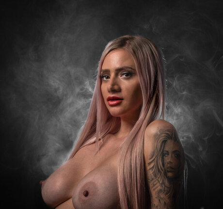 Zooee333 ヌードのポルノスター ギャラリー