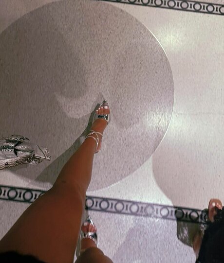 Izzi Dame 独占ポルノスター ギャラリー