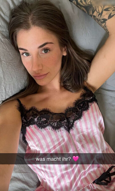 Kennt Sie jemand_ 最高のポルノスター 写真