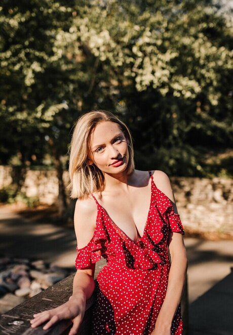 教室オンリーファン アート裸 ギャラリー