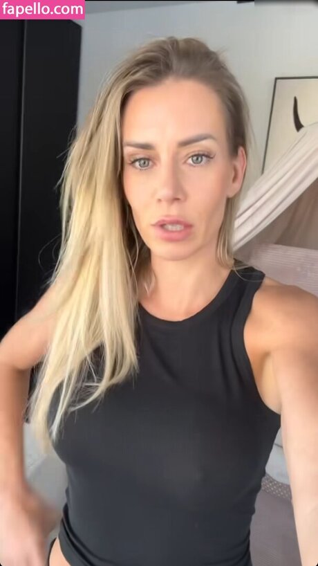 エボニートップオンリーファン ポルノ 写真