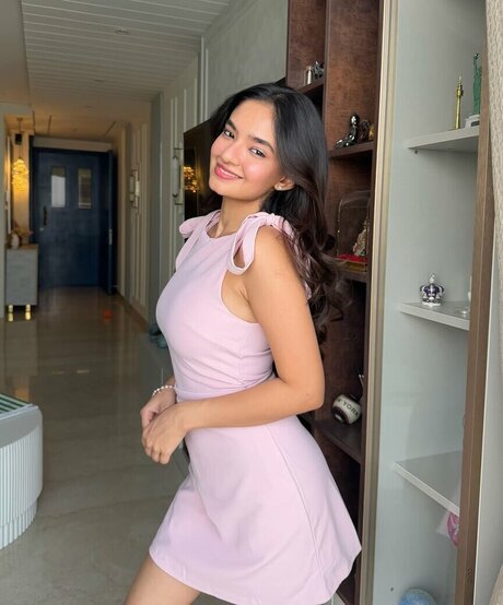 Anushka Sen セックスポルノスター 写真