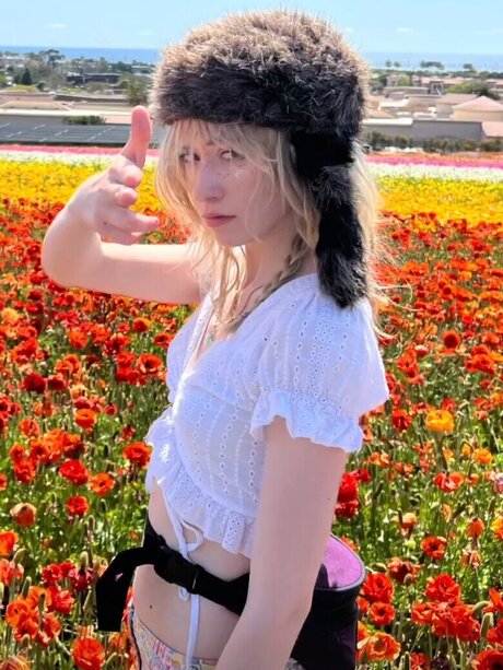 ストリップショー オンリーファンズ ヌード 写真