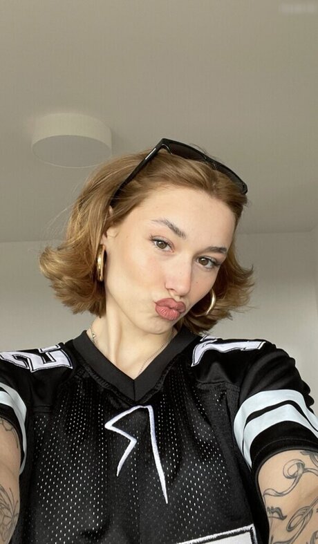 タトゥーオンリーファン ポルノグラフィック ギャラリー