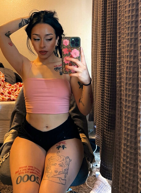 bbyaeriel ホットなポルノスター 写真