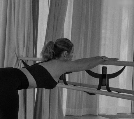 Mrs Bella ヌードのポルノスター ギャラリー