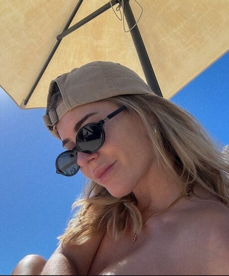 Mrs Bella 独占モデル 写真