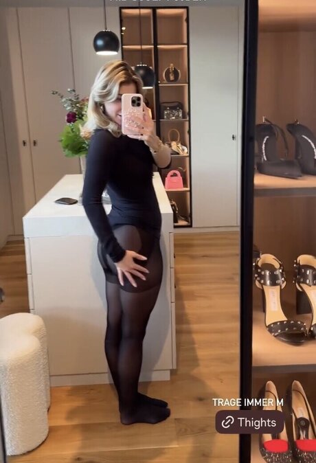 コスプレ ヘンタイ オンリーファンズ 裸 写真