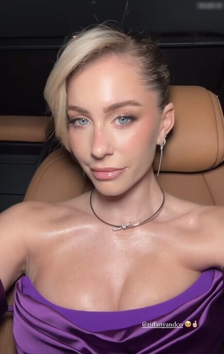 Mrs Bella スター ギャラリー