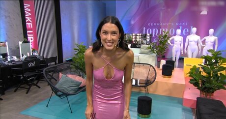 Rebecca Mir セックススター 画像