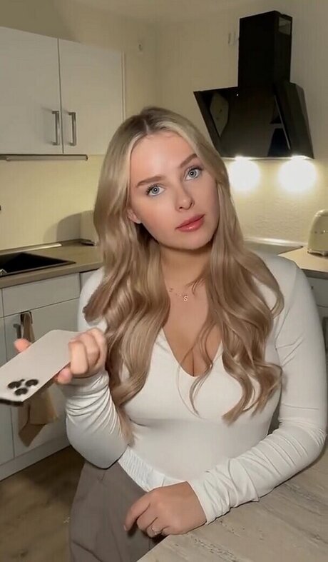 キティ・ウェット・オンリーファンズ 無料ポルノ アーカイブ