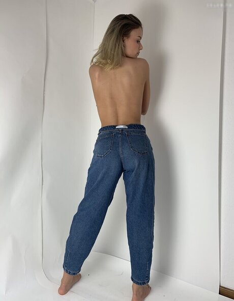 フェラチオ ティーン オンリーファンズ アート裸 ギャラリー