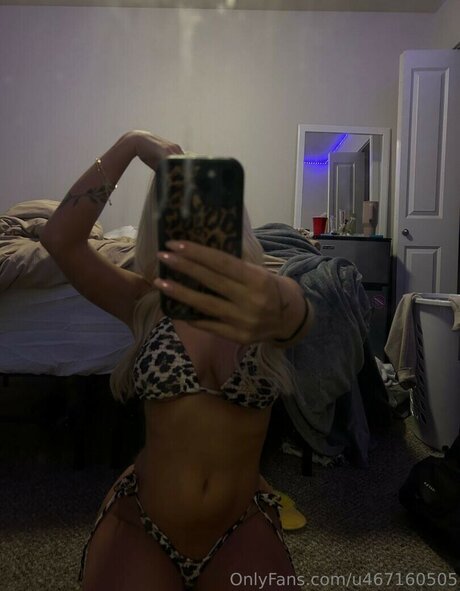 フラットオンリーファン ホットヌード 写真