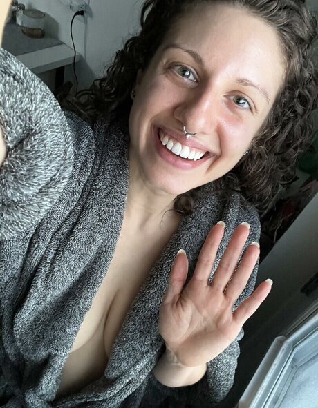 大きなプッシー唇オンリーファンズ アダルト 画像