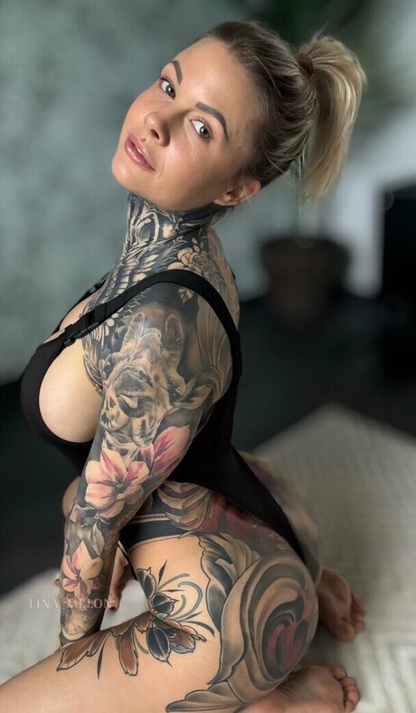 Lina Melon 裸のポルノスター 写真