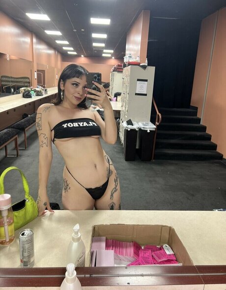 熟女オーガズムオンリーファンズ 素敵 画像