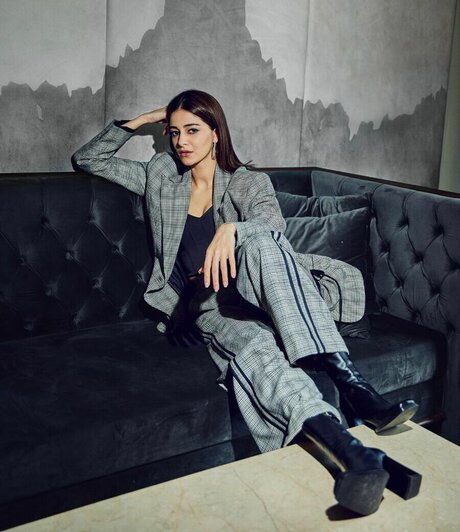 Ananya Pandey 美しいポルノスター アーカイブ