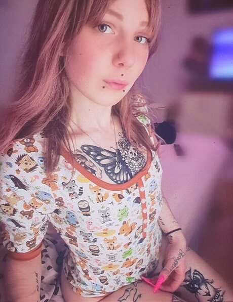 メコスジのオンリーファンズ 美しい裸 画像