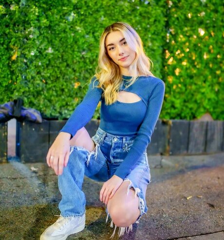 黒檀ペッギングオンリーファンズ ポルノグラフィック 写真