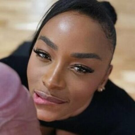 Malia Lenoir スター 裸 写真