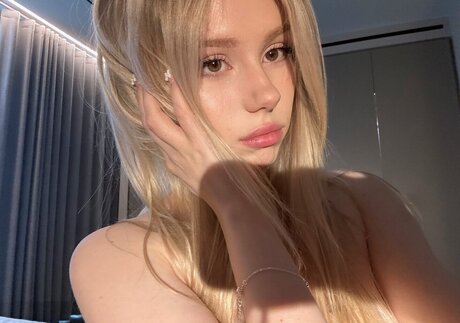 ぽっちゃりティーンオンリーファンズ ホットヌード 写真