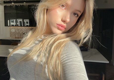 コスプレ フェムボーイ オンリーファンズ 無料アダルト 画像