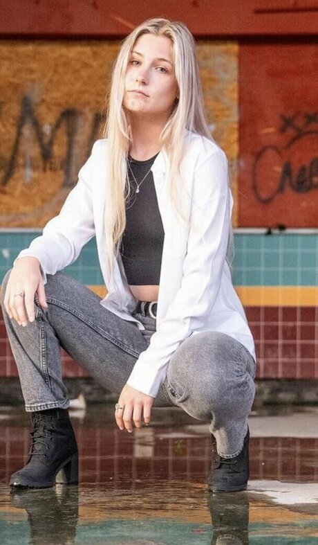 JustaJess ポルノモデル 画像