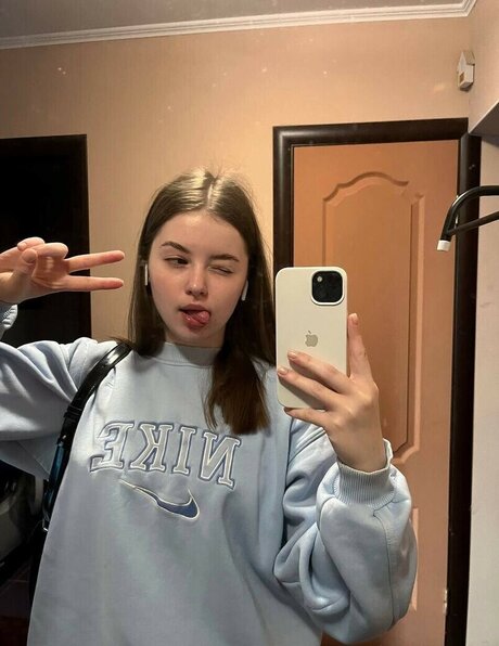 Moya Maya ポルノモデル 写真