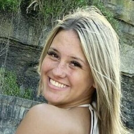 Kalia Hundley セクシーモデル 写真