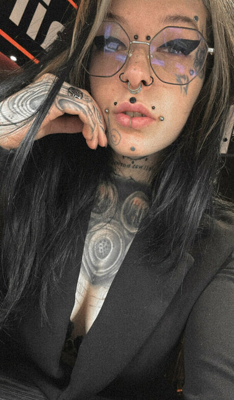 熟女オナニーオンリーファンズ 無料 画像