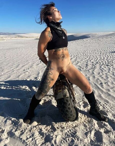 Cleo Mercury ChurchofCleo セクシーモデル 画像