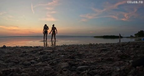 ジムガールズオンリーファンズ アート裸 写真