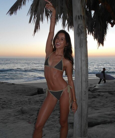 カウガール POV オンリーファンズ 裸 画像