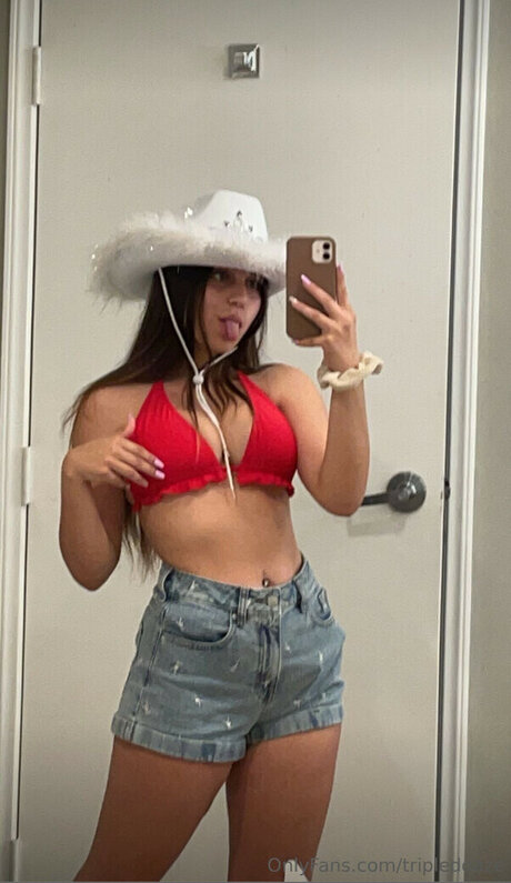 デカ尻ティーンオンリーファンズ アダルト無料 画像