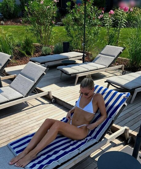 アナルを食べるオンリーファンズ アートポルノ 画像