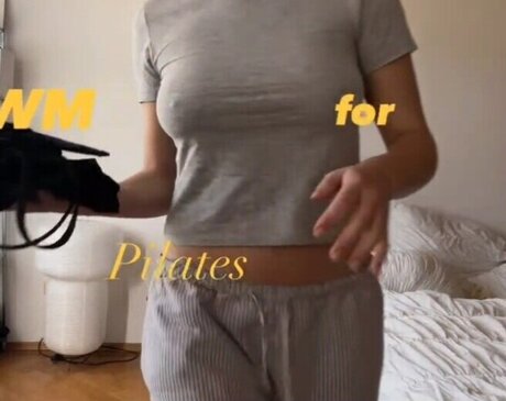 Carla Sophie Schell アートモデル 画像