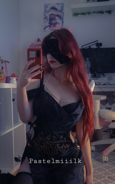 キティ・ウェット・オンリーファンズ アートヌード 写真