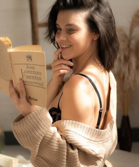 lov e lena トップモデル ギャラリー