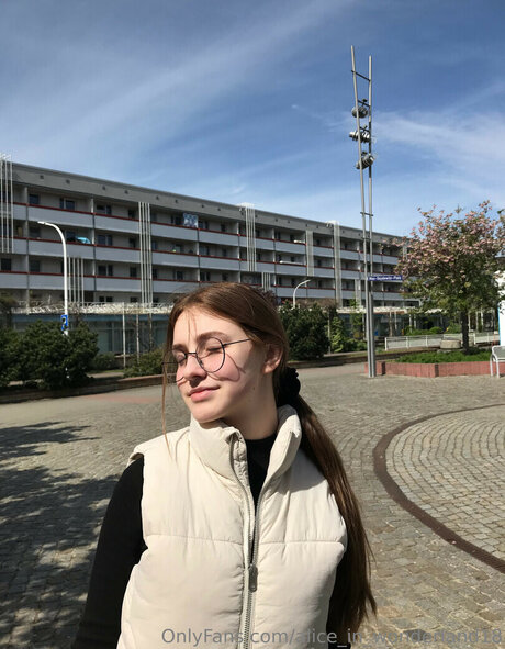 バニープリンセスオンリーファンズ ポルノ 画像