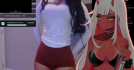 曲線美のブロンドオンリーファンズ ホット 画像