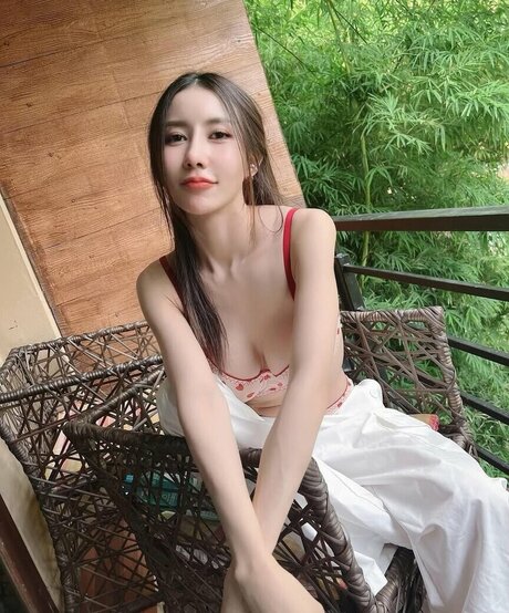 マッサージセラピストオンリーファンズ セクシー 画像