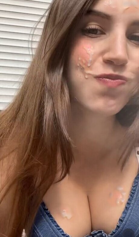 赤毛の痩せたオンリーファンズ セクシー裸 写真