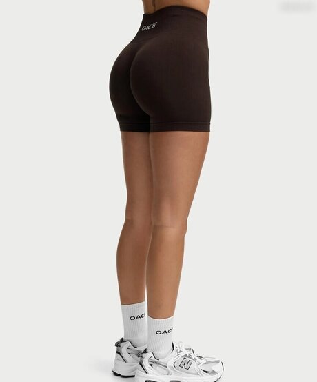 asmr 足 オンリーファンズ アートヌード 画像