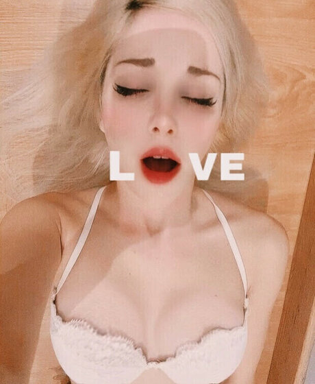 Marina Seren 素敵なポルノスター アーカイブ