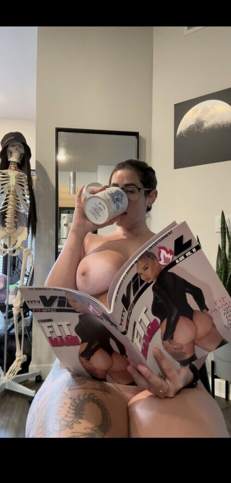 Nikoleashleyy ヌードモデル 写真