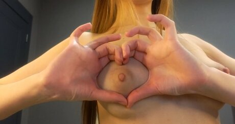 ぽっちゃりブロンドのオンリーファンズ アダルト無料 写真